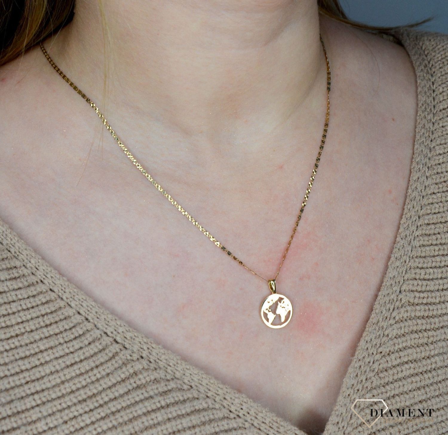 Złoty łańcuszek 585 o szerokości 1,5 mm DIA-LAN-1191-585 1,5mm ✅ Nowoczesny splot łańcuszka o bardzo eleganckim i modnym wyglądzie. ✅.jpg